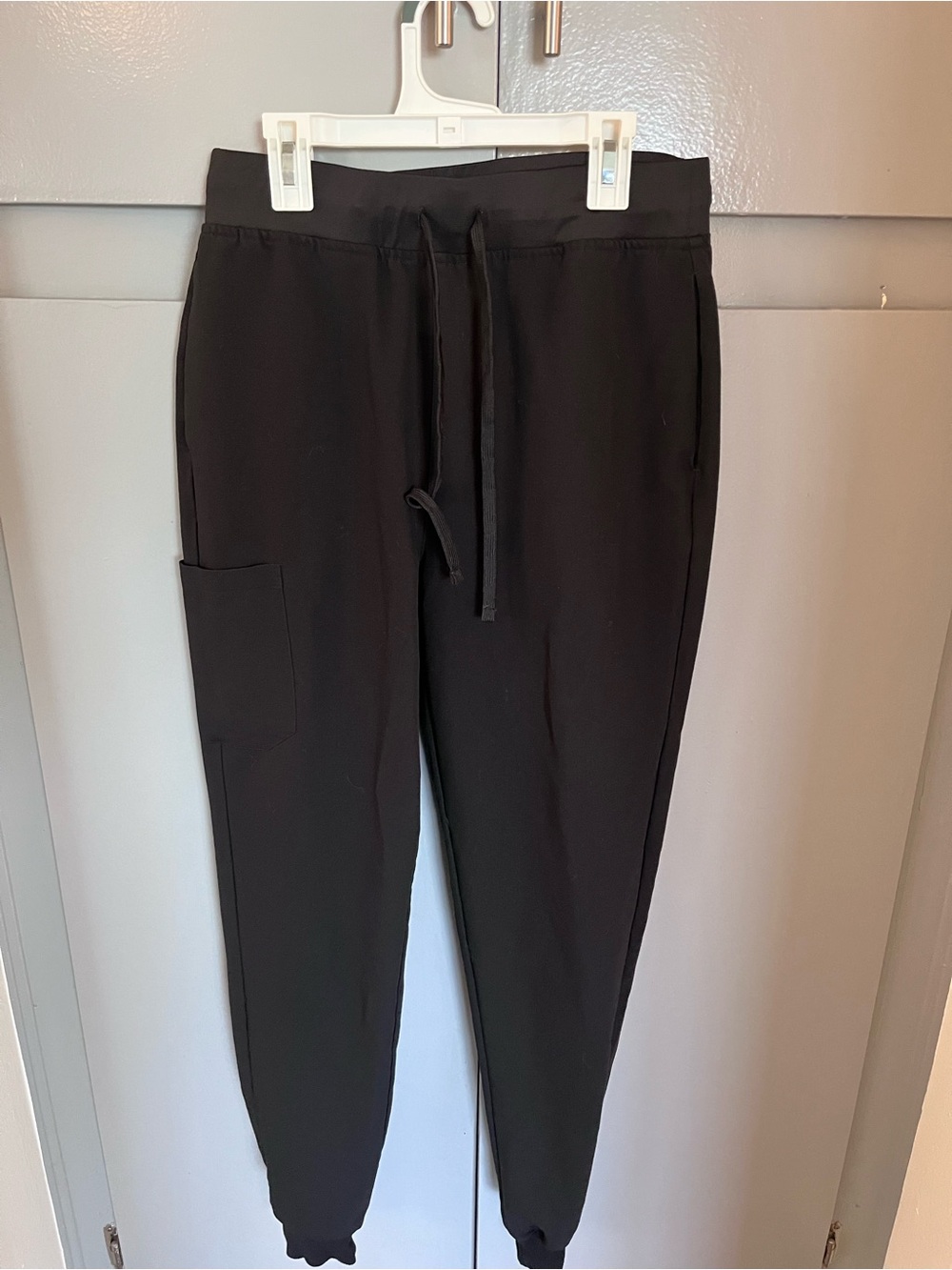 Mandala Black Jogger Scrub Pants Women’s  Small (tall)
